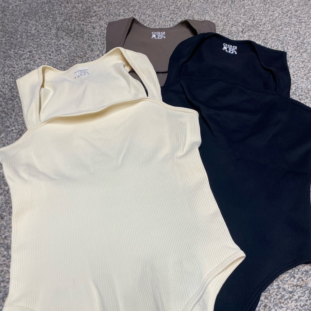 3 Ribbed Bodysuits